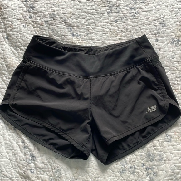 NEW BALANCE Shorts - Picture 1 of 4